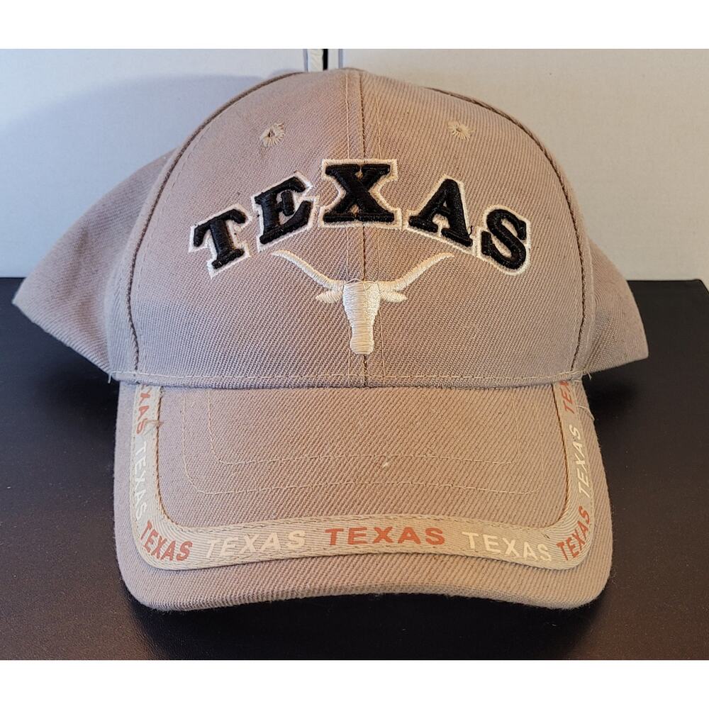 Texas Metro Town M.T.C. in Khaki, 100% acrylic